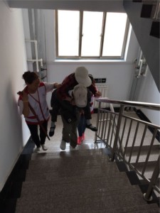 10.接老人.jpg