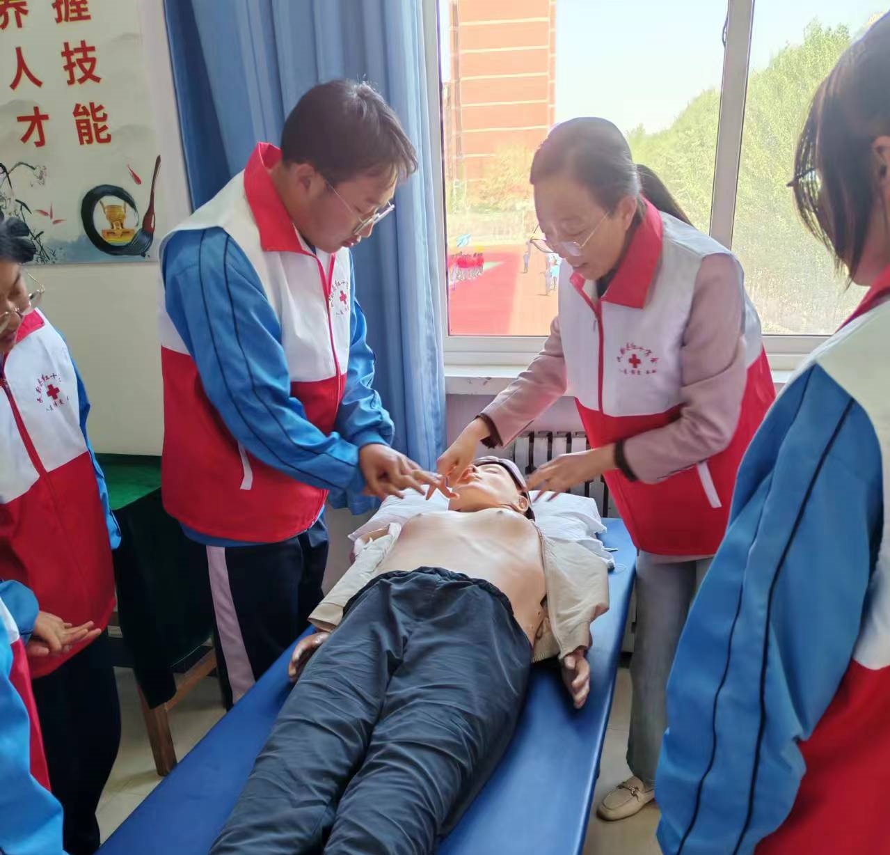 7.2.生命教育，娃娃抓起.jpg