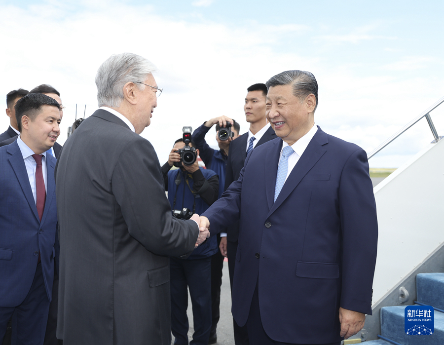 16.2.习近平出席上海合作组织成员国元首理事会.jpg