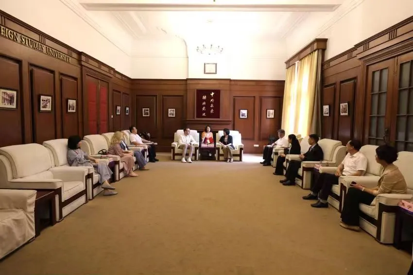 18.7.俄罗斯红十字会会长访问天津.jpg