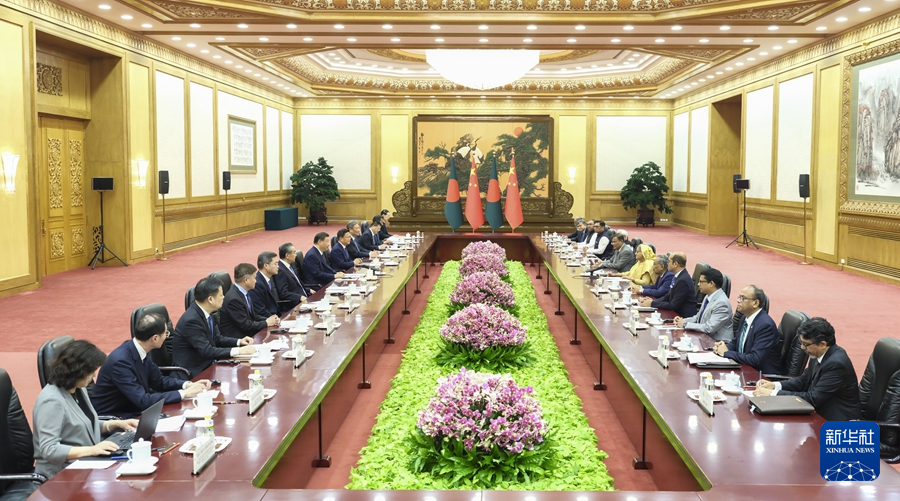 25.2.习近平会见孟加拉国总理哈西娜.jpg