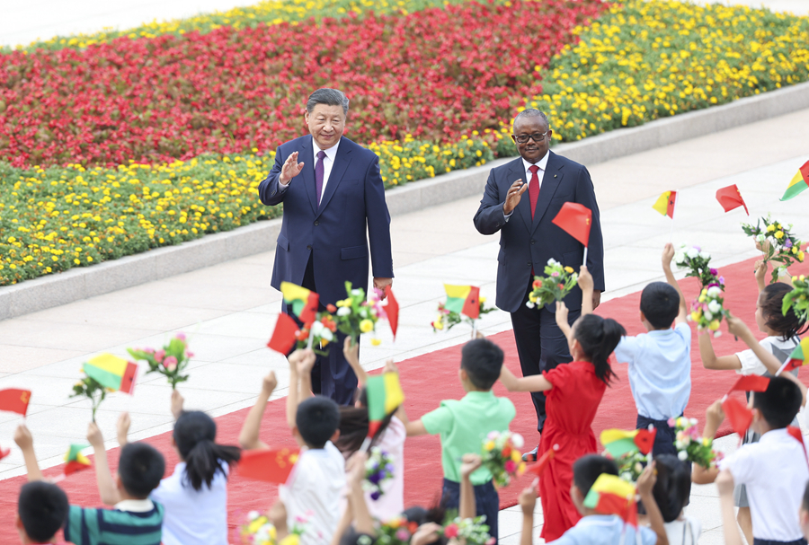 26.5.习近平同几内亚比绍总统恩巴洛会谈.jpeg