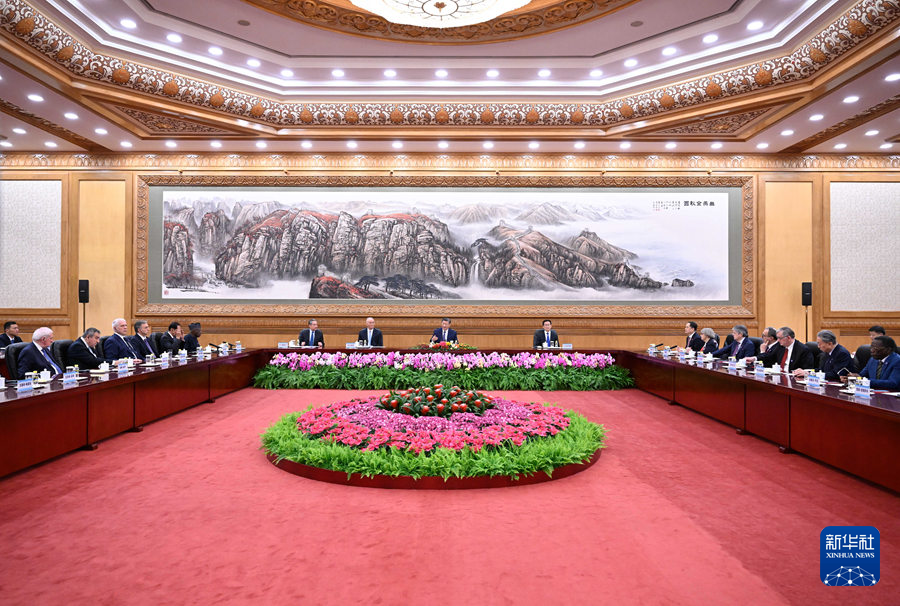 54.3.习近平会见出席中国国际友好大会.jpg 54.3.习近平会见出席中国国际友好大会.jpg